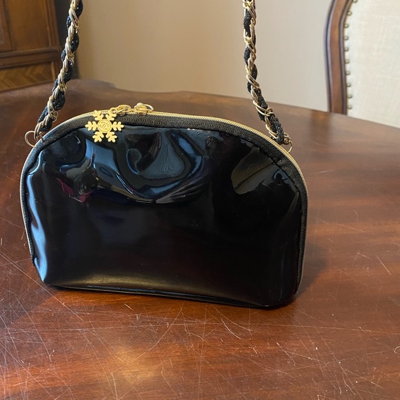 Chanel Beauté Glossy Black and Gold Cosmetic Bag - Picture 3 of 14